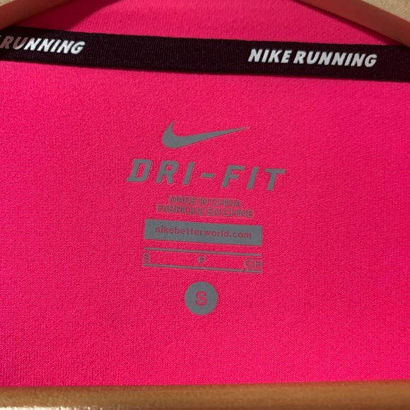 Women’s hot pink Nike dri-fit running jacket - Picture 5 of 7